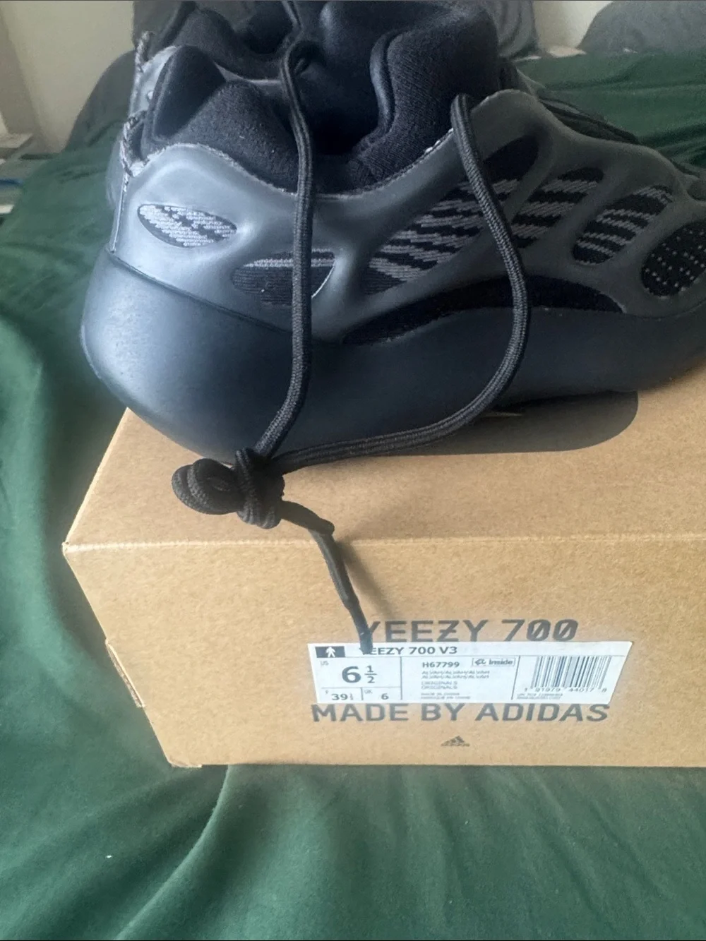 adidas Yeezy 700 V3 Brown Cardboard Box Label